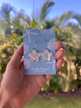 Load image into Gallery viewer, Mother of pearl plumeria earrings - Medium
