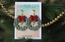 Load image into Gallery viewer, Clay - Christmas wreath earrings
