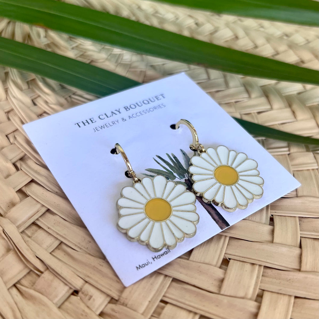 White daisies earrings