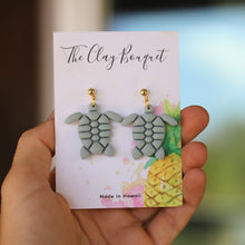 Load image into Gallery viewer, Clay - Turtle earrings
