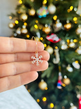 Load image into Gallery viewer, Clay - 3 in 1 Snowflake earrings
