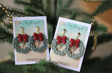 Load image into Gallery viewer, Clay - Christmas wreath earrings
