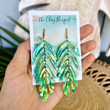 Load image into Gallery viewer, Long palm leaf earrings - Green
