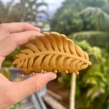 Load image into Gallery viewer, Leaf hair clip - Tan
