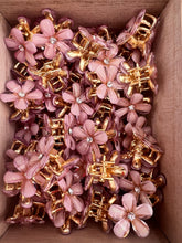 Load image into Gallery viewer, Small Plumeria hair clip #4
