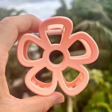 Load image into Gallery viewer, Hibiscus hair clip - Bright colors
