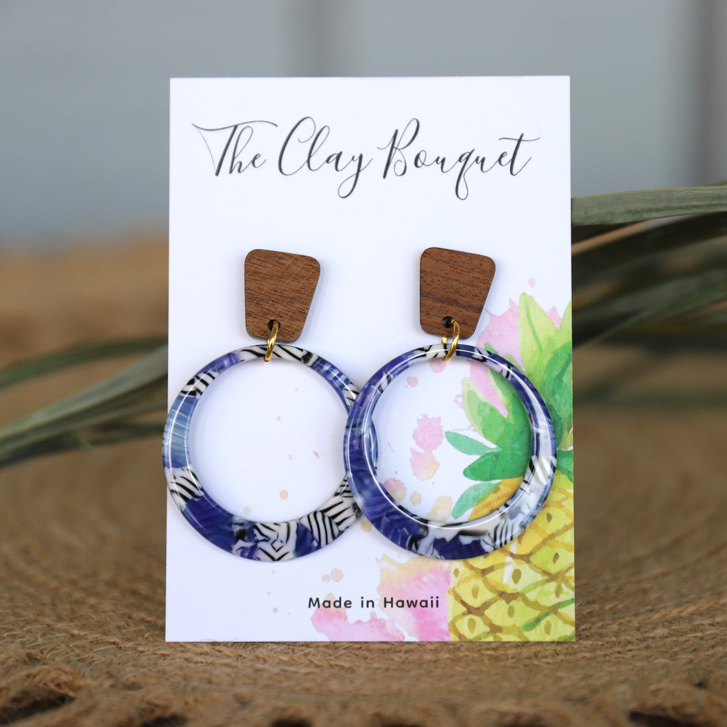 Blue printed circle earrings