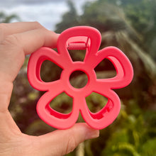 Load image into Gallery viewer, Hibiscus hair clip - Bright colors
