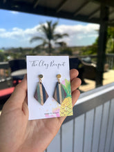 Load image into Gallery viewer, Driftwood earrings
