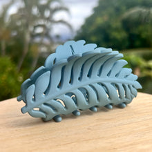 Load image into Gallery viewer, Leaf hair clip - Light blue
