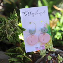 Load image into Gallery viewer, Clay - Peach earrings
