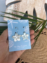 Load image into Gallery viewer, Mother of pearl plumeria earrings - Medium
