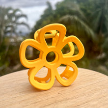 Load image into Gallery viewer, Hibiscus hair clip - Bright colors
