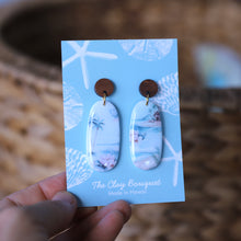 Load image into Gallery viewer, Clay - Beach house earrings
