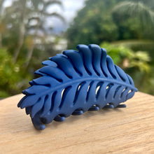 Load image into Gallery viewer, Leaf hair clip - Navy
