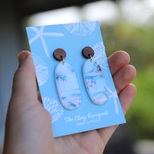 Load image into Gallery viewer, Clay - Beach house earrings
