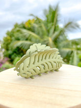 Load image into Gallery viewer, Leaf hair clip - Sage
