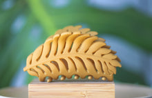 Load image into Gallery viewer, Leaf hair clip - Tan
