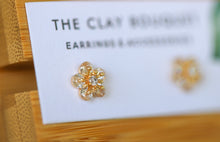 Load image into Gallery viewer, Gold earrings - CZ flower
