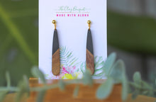 Load image into Gallery viewer, Wooden Elongated Teardrop earrings - black
