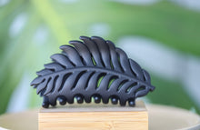 Load image into Gallery viewer, Leaf hair clip - Black
