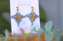 Load image into Gallery viewer, Clay - Manta ray earrings
